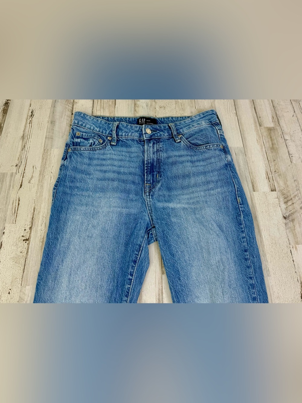 GAP Women’s Boyfriend Fit Jeans 4/27R (30x24) Blue Medium Wash Denim - Picture 2 of 12
